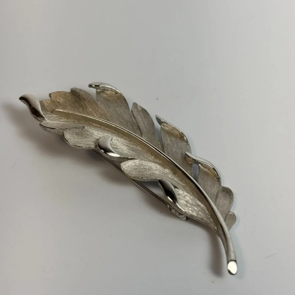 Brooch Lot Vintage‎ Hobe Trifari Silver Gold Tone Leaves Unique Collar Design